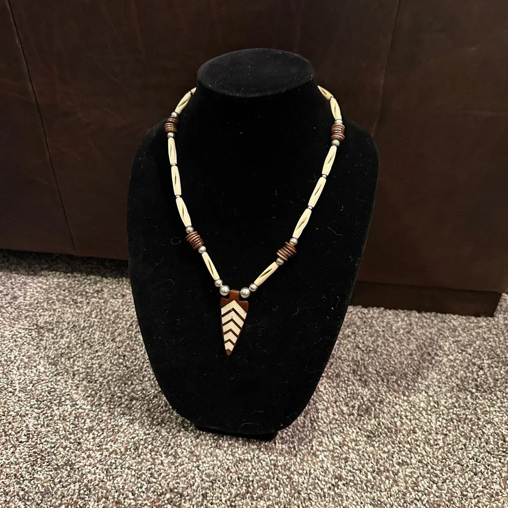 Hand Crafted Elegant Bone, Brown Shell & Sterling Beaded Necklace (Unisex) - Picture 1 of 4